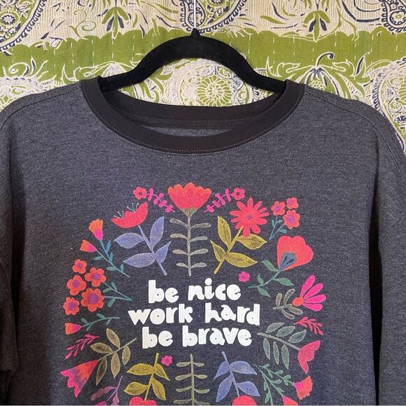 Natural Life Heather Gray "Be Nice" Comfy Pocket Sweatshirt Size Medium - Picture 2 of 14